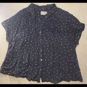 Universal Thread Goods Co. Womens Button up
